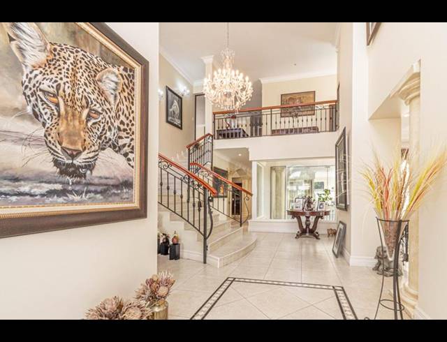 5 BEDROOM HOUSE FOR SALE IN BRYANSTON